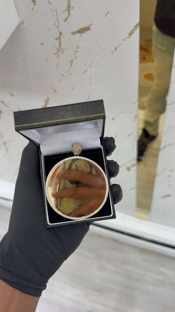 Picture pendant